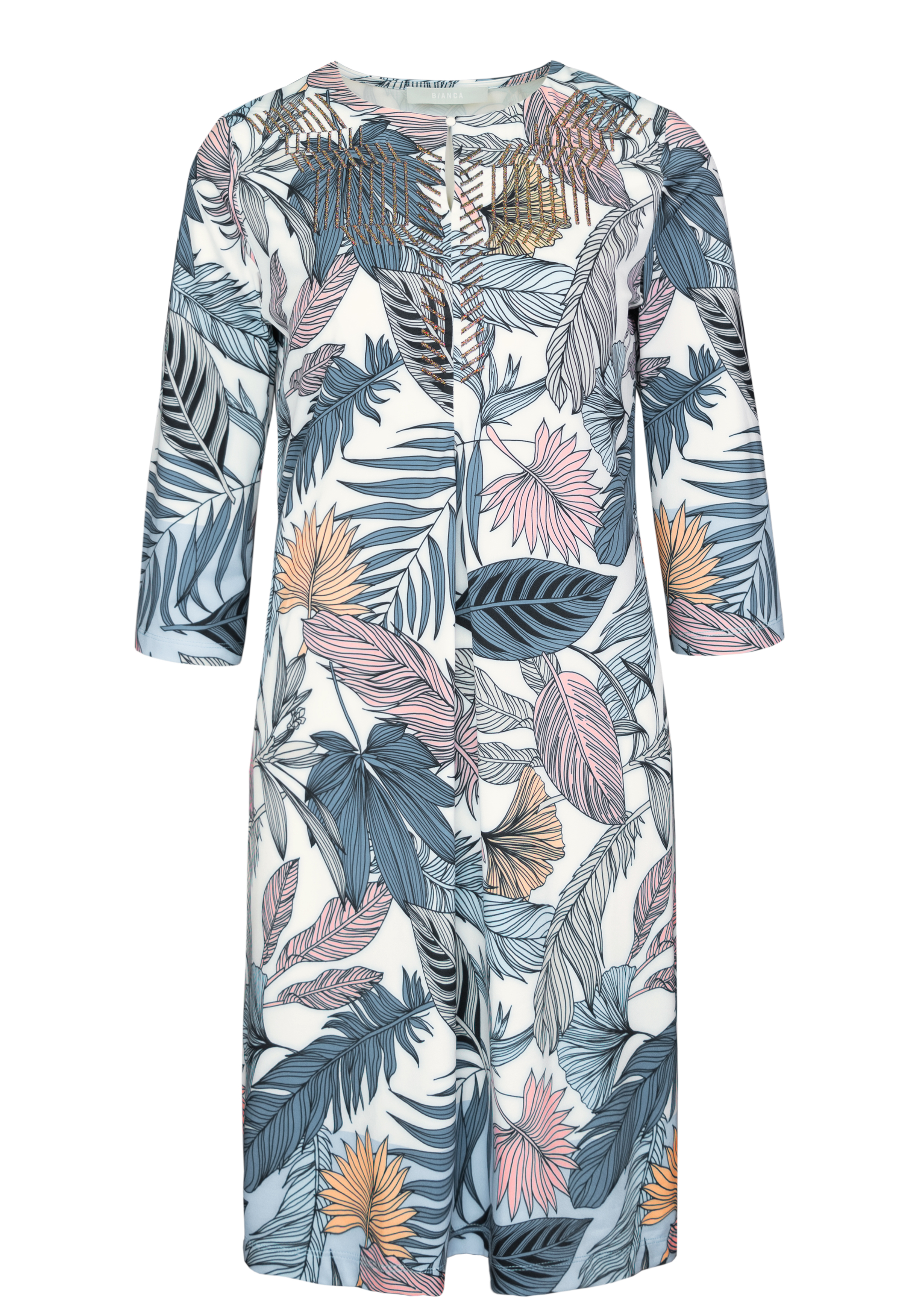 Knielanges Kleid mit Dreiviertelärmeln, mit einem farbenfrohen tropischen Blatt- und Blumendruck in Blau-, Rosa- und Orangetönen auf weißem Hintergrund.