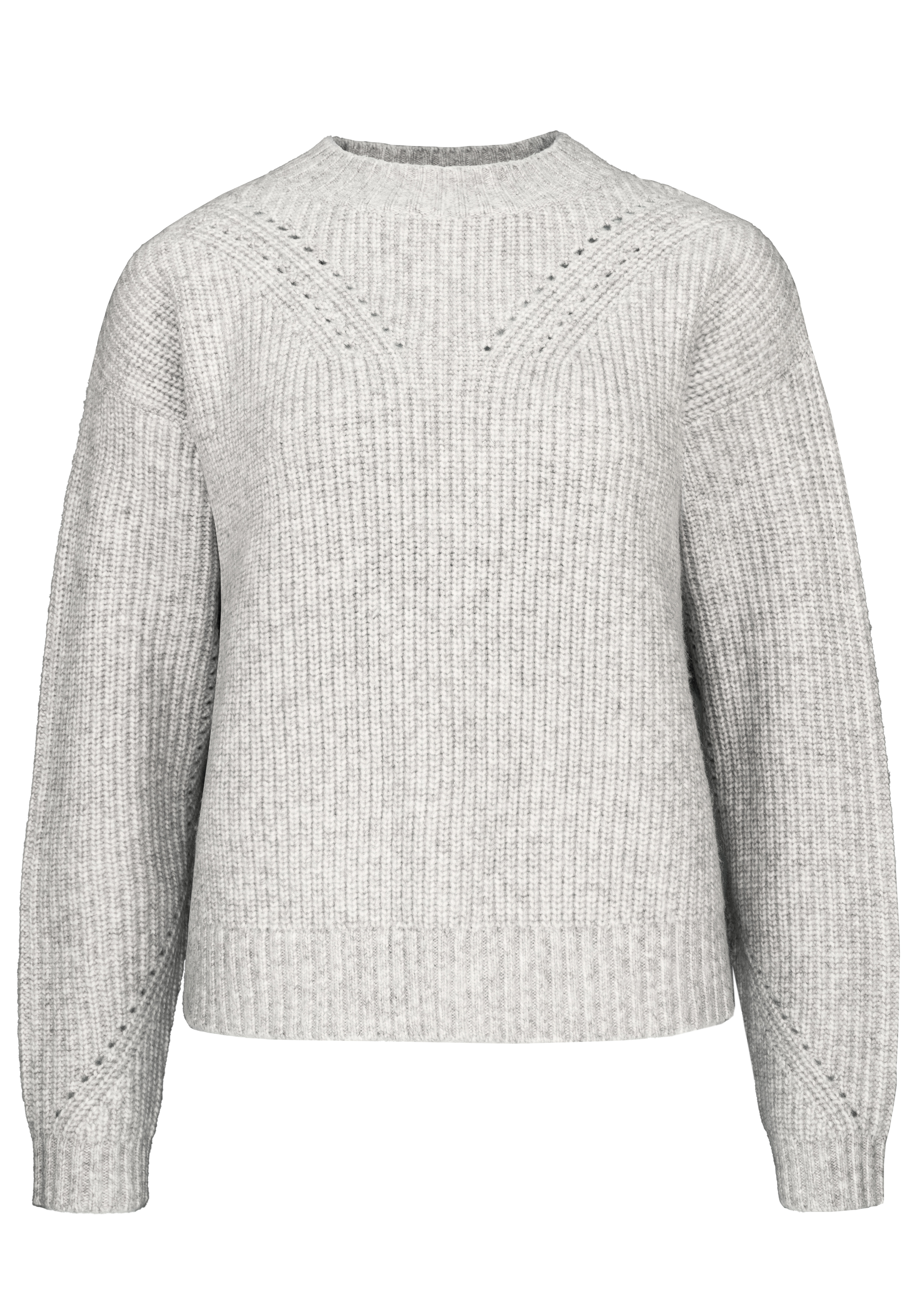 Hellgrauer, langärmliger Strickpullover mit Rippstruktur und dezenten Ziermustern auf der oberen Brust und den Ärmeln.