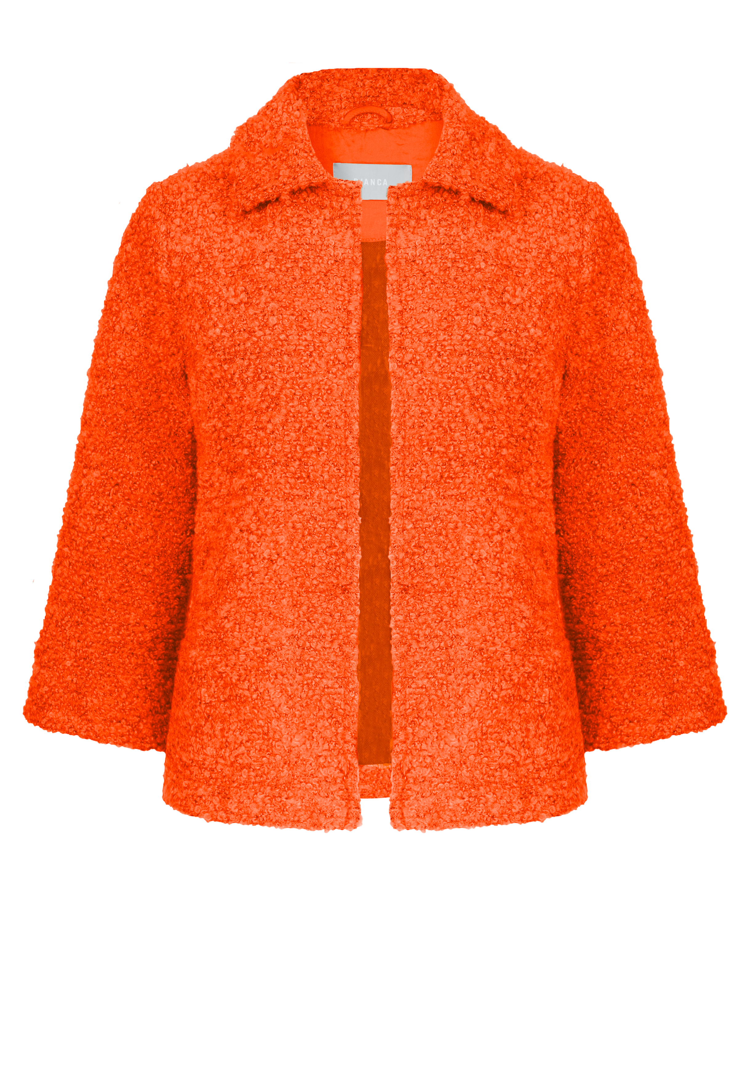 Leuchtend orangefarbene, strukturierte, vorne offene Jacke mit Kragen und weiten Ärmeln auf weißem Hintergrund.