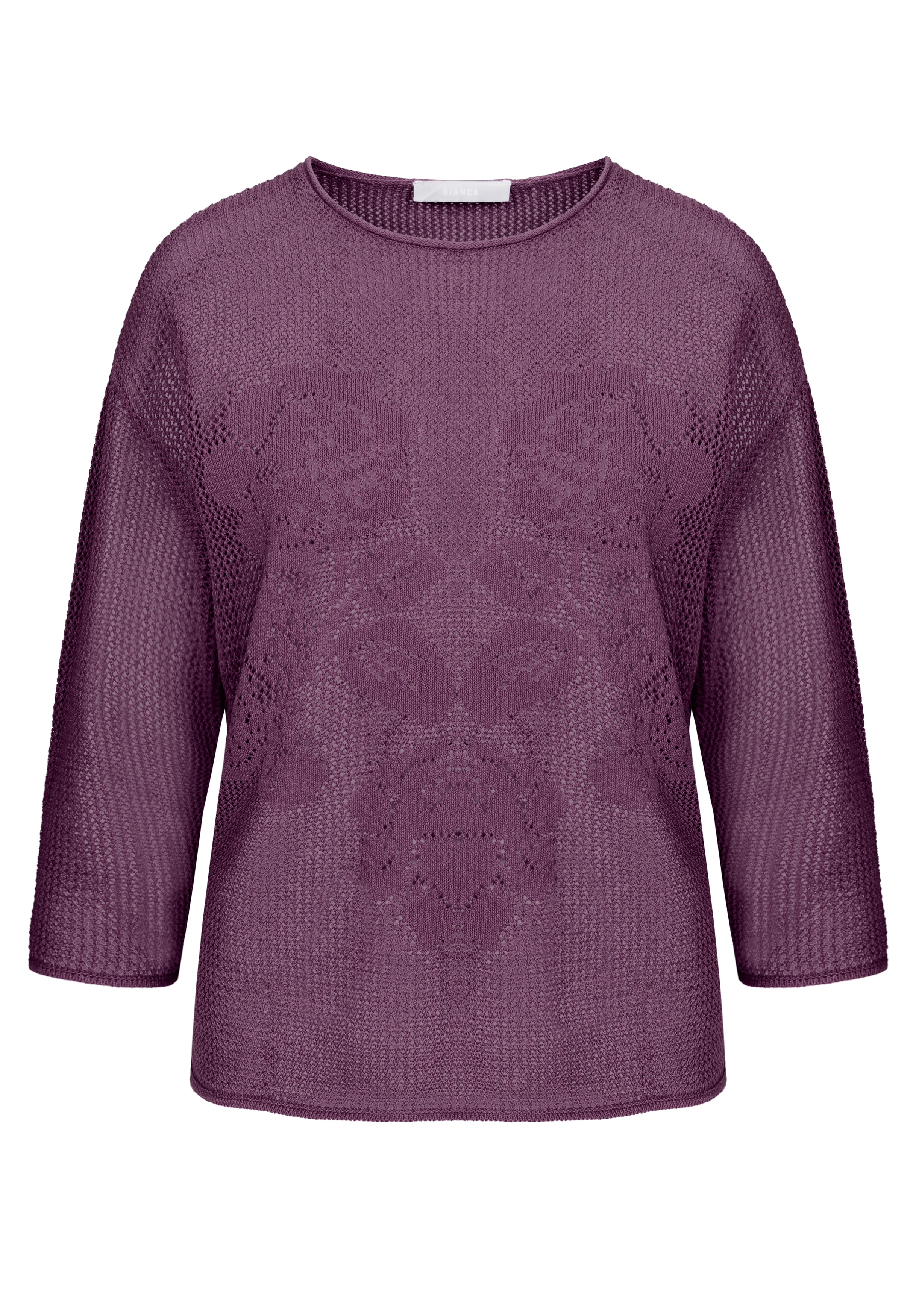 Lila, langärmeliger, locker gestrickter Pullover mit Rundhalsausschnitt und dezentem Strukturmuster auf der Vorderseite. Der Pullover ist auf einem schlichten weißen Hintergrund abgebildet.