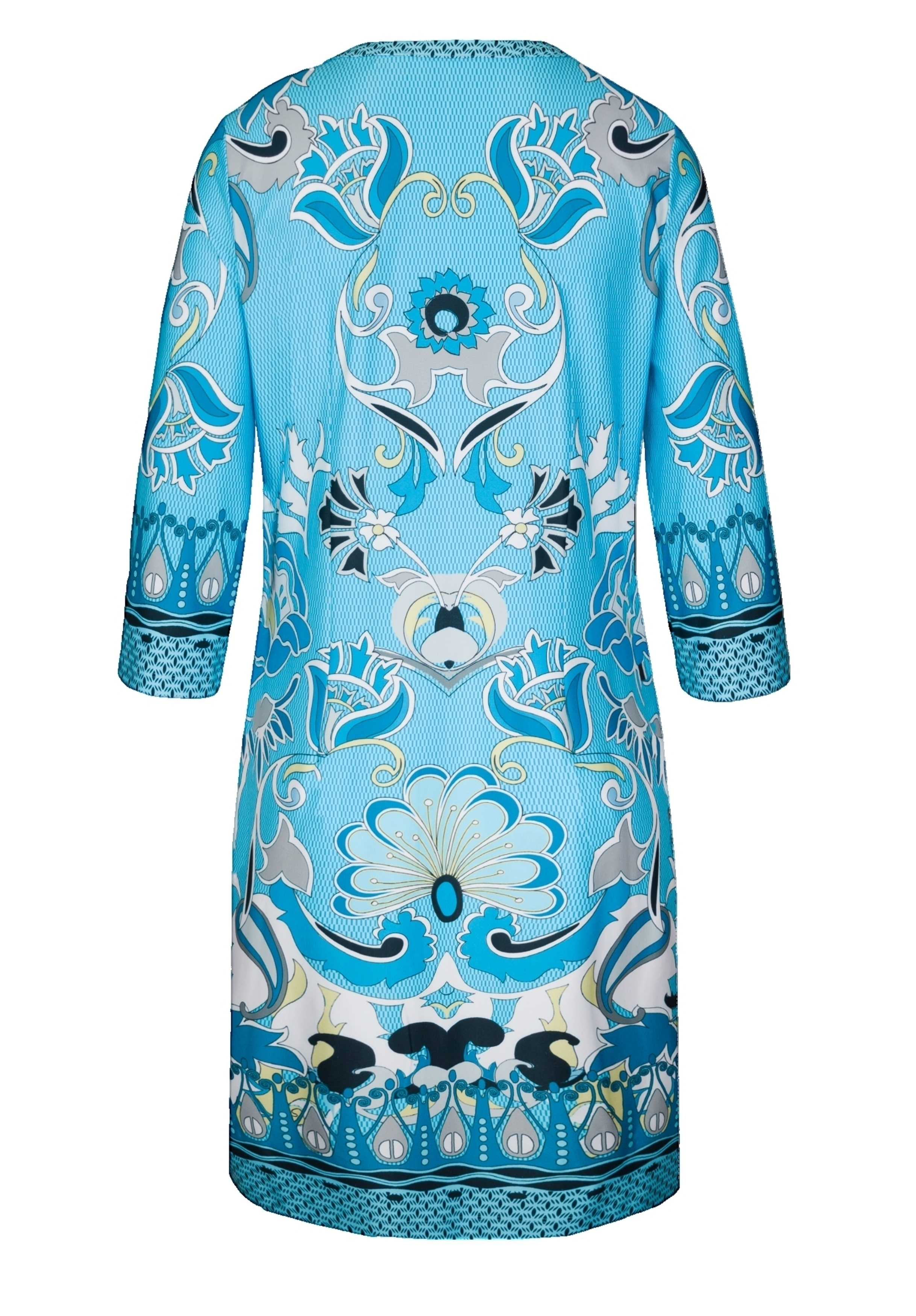 Ein knielanges, langärmeliges Kleid mit einem leuchtend türkis-blau-weißen Blumen- und abstrakten Muster, von hinten gezeigt. Das Design zeichnet sich durch kunstvolle, symmetrische Details und einen runden Ausschnitt aus.