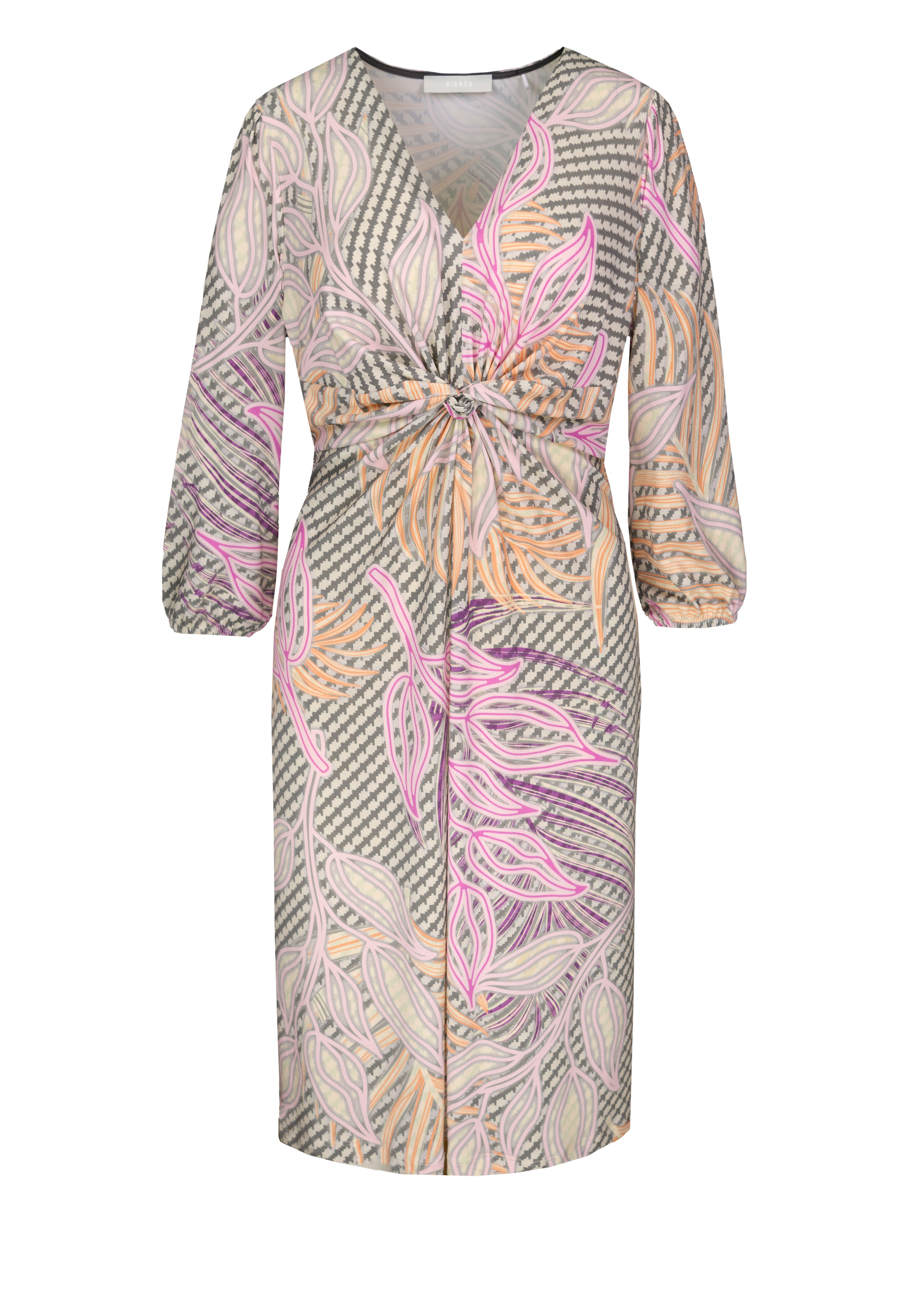 Ein knielanges, langärmeliges Kleid mit V-Ausschnitt und einem gedrehten Knoten in der Taille. Das Kleid hat ein buntes Blattmuster in Rosa-, Orange- und Beigetönen auf grauem, strukturiertem Hintergrund.
