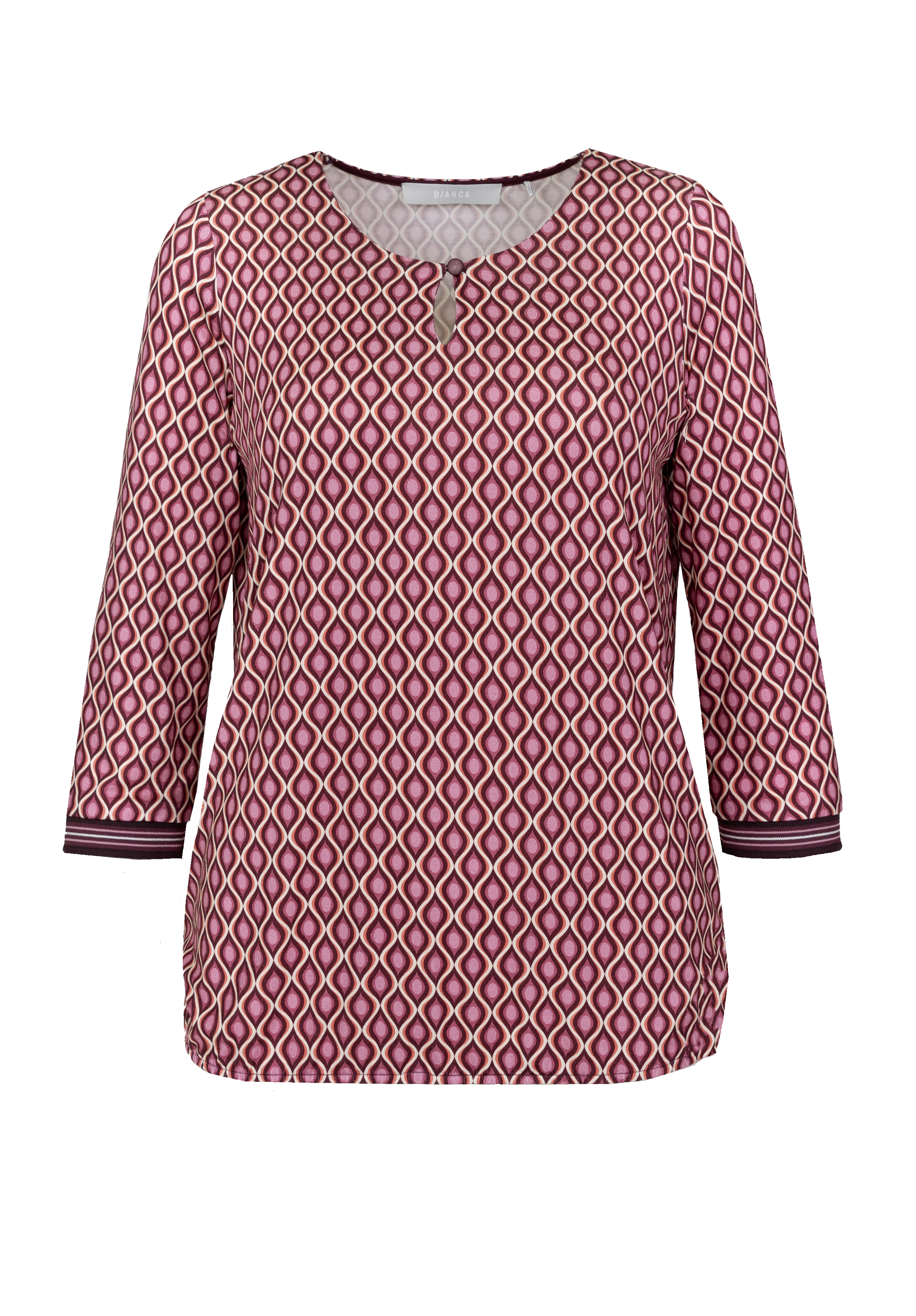 Rosa-lila Langarmshirt mit geometrischem Rautenmuster, Rundhalsausschnitt mit kleiner Kerbe und Knopfdetail sowie gestreifter Borte an den Ärmelbündchen.