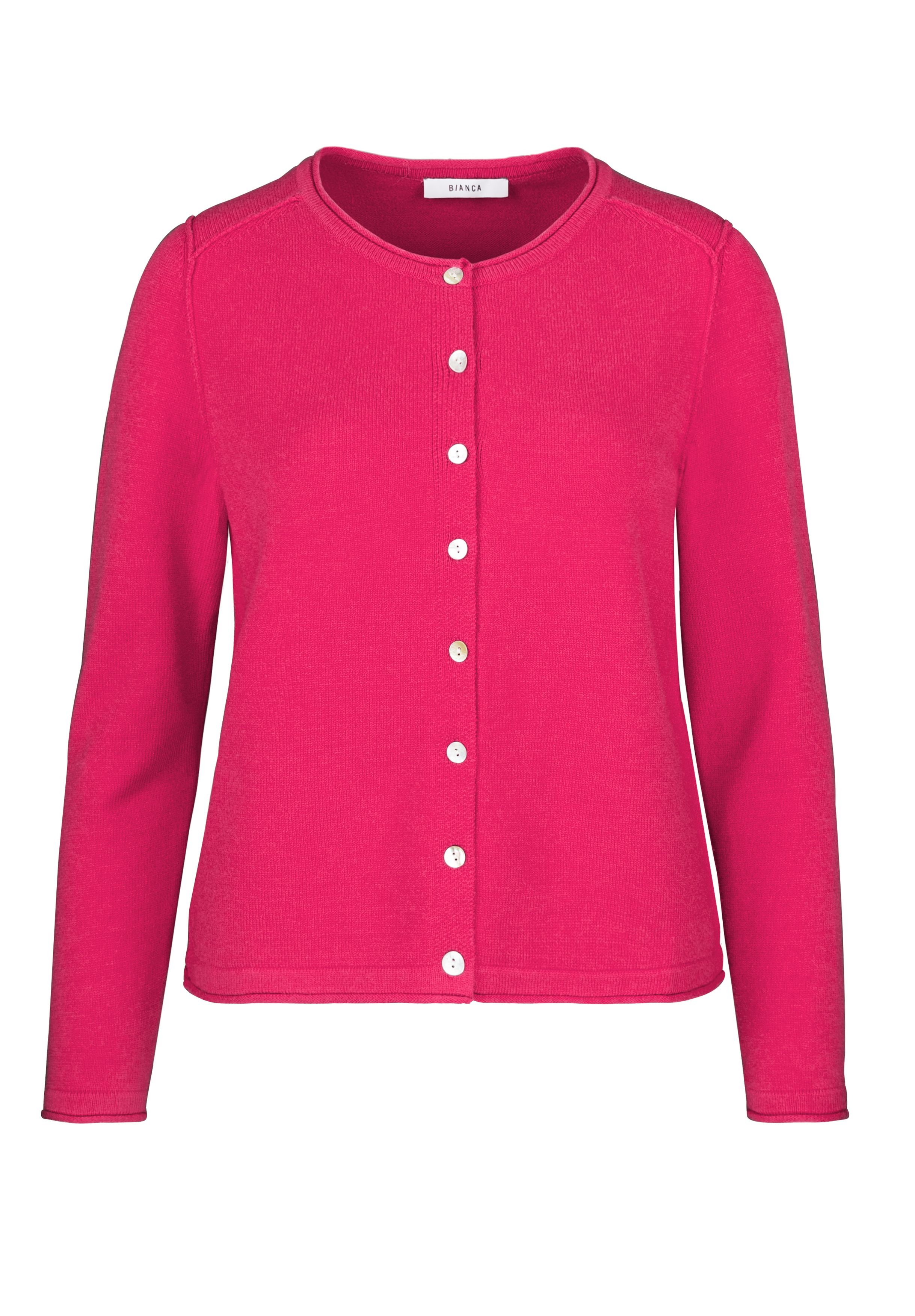 Leuchtend rosa Strickjacke mit langen Ärmeln und Rundhalsausschnitt, mit einer Reihe weißer Knöpfe auf der Vorderseite.