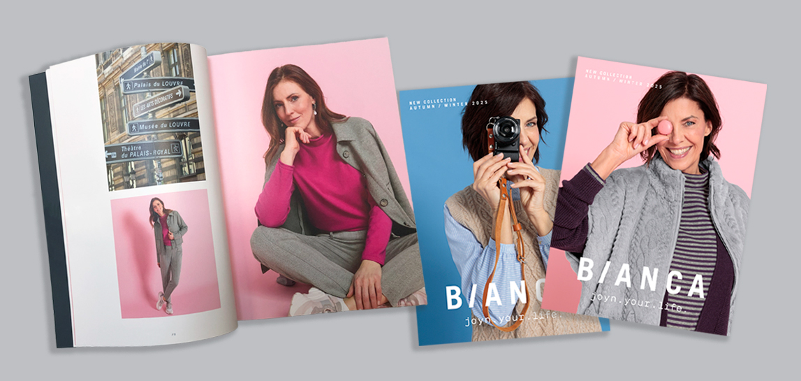 Eine Doppelseite und zwei Titelseiten eines Modemagazins zeigen eine Frau mittleren Alters, die in modischen Outfits vor einem rosa und blauen Hintergrund posiert, wobei das Magazin den Titel BIANGA trägt.