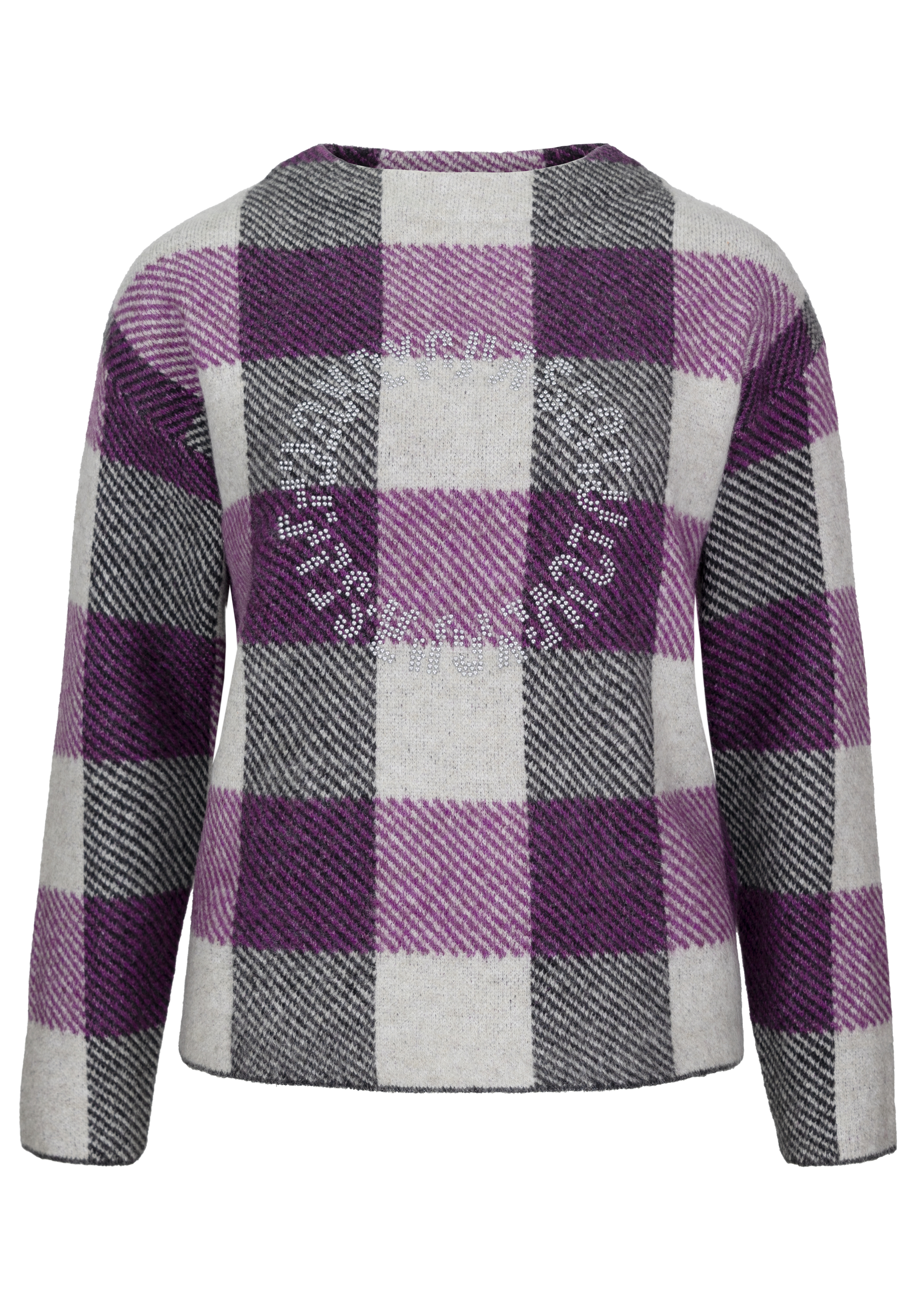 Ein langärmeliger Pullover mit einem großen lila-schwarz-weißen Karomuster. Auf der Rückseite befindet sich ein kreisförmiger dekorativer Text, der mit kleinen Strasssteinen verziert ist.