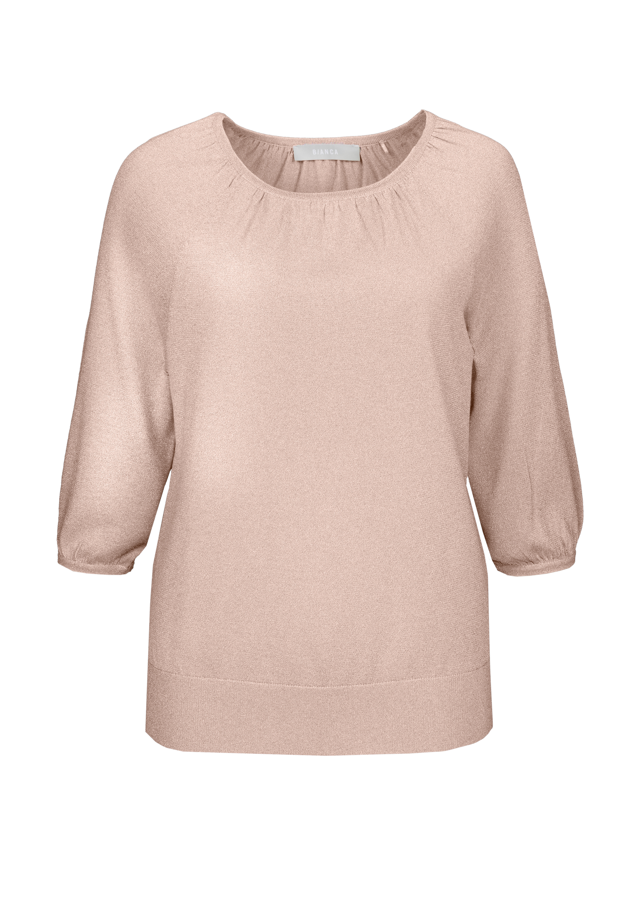 Hellrosa Bluse mit Dreiviertelärmeln und lockerer Passform, gerafftem Rundhalsausschnitt und elastischen Bündchen. Der Stoff wirkt weich und leicht strukturiert.