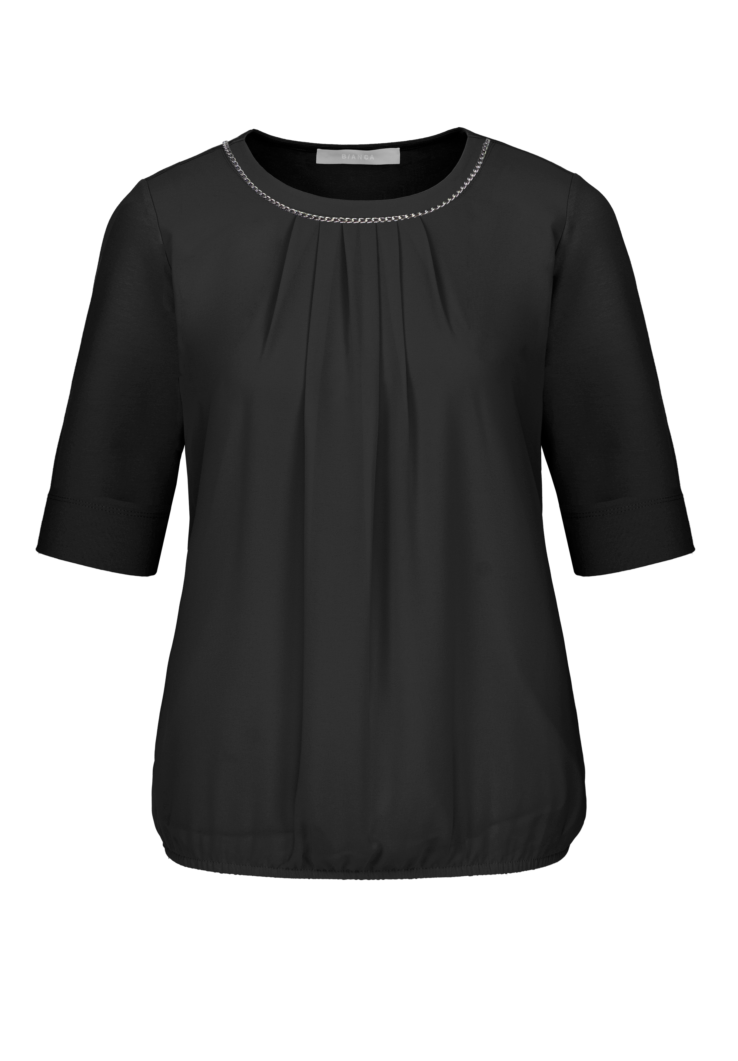Blusenshirt IRENA Schwarze Kurzarmbluse mit Rundhalsausschnitt, dezenten Falten vorne und Ziernähten am Kragen. Saum und Ärmel sind weich eingefasst und sorgen so für eine entspannte Passform.