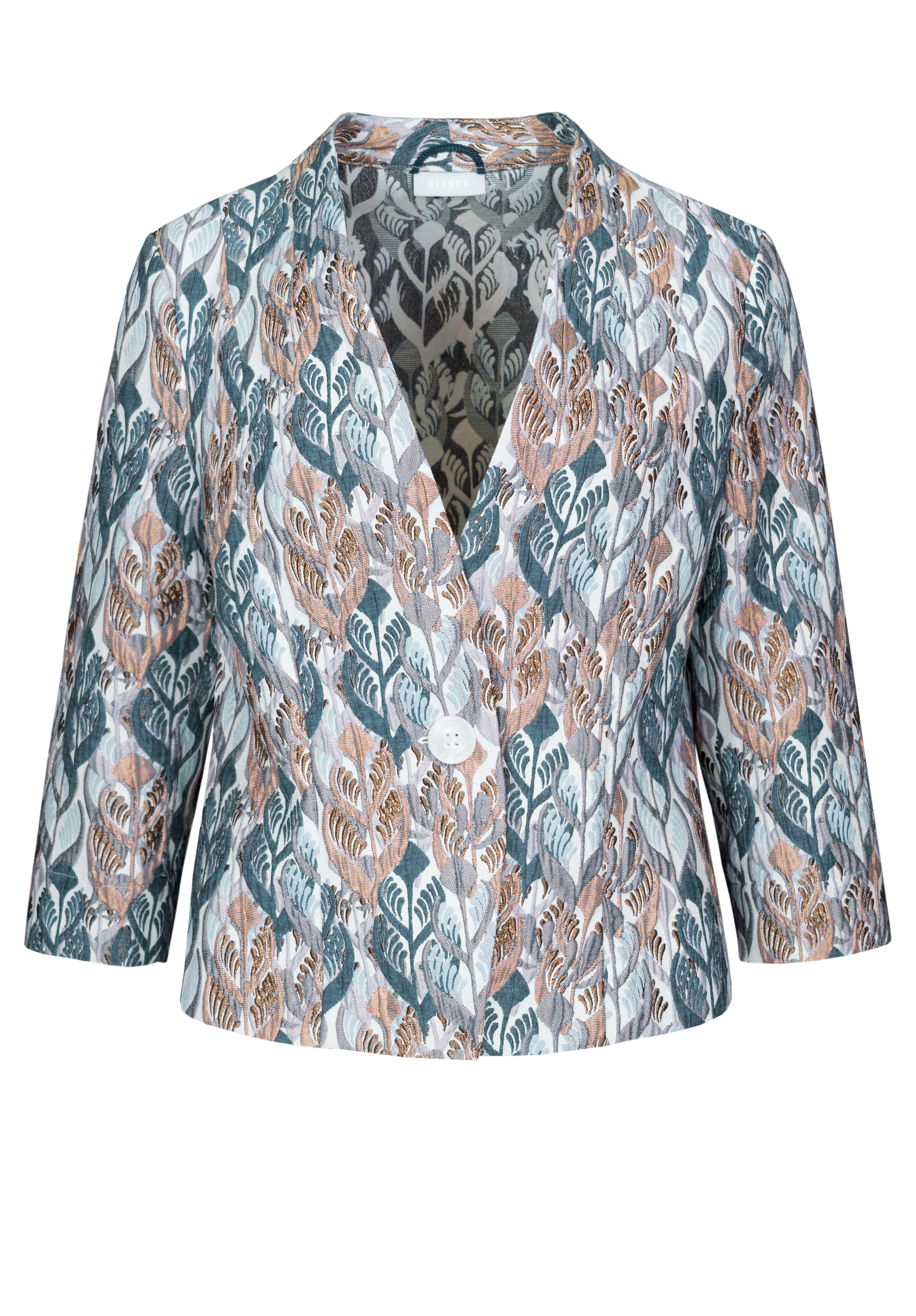 Ein maßgeschneiderter Damenblazer mit einem blauen, beigen und weißen Blattmuster, einem Einknopfverschluss und Dreiviertelärmeln.